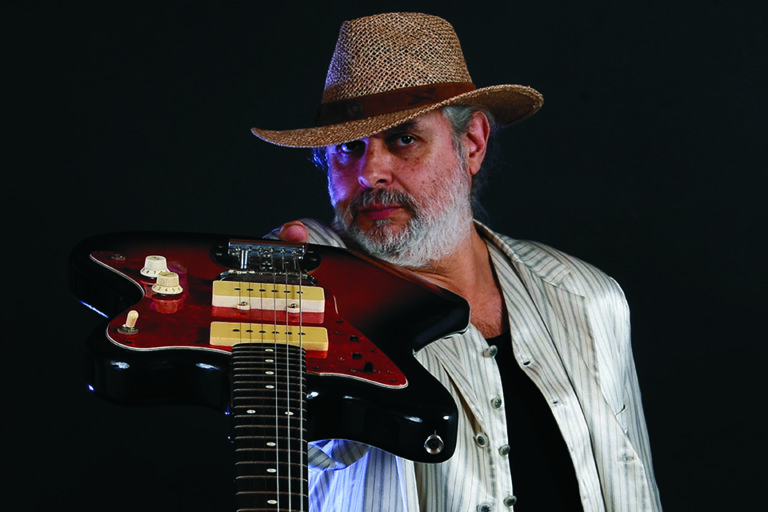 Miguel Botafogo trae su magia a Neuquén: una noche de blues y historia en Mood Live