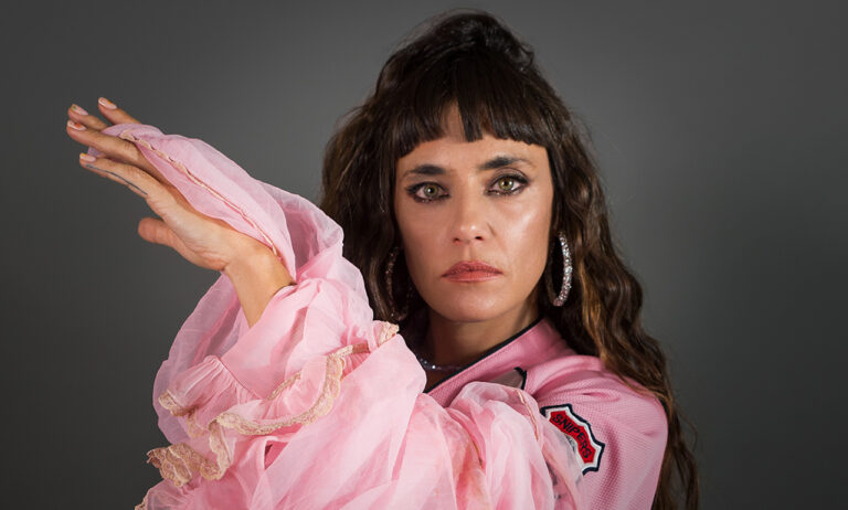 ¡Imperdible! Sara Hebe llega a Neuquén con su explosiva gira «Siegas Tour»